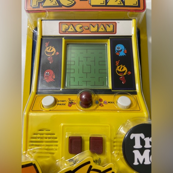 PAC-MAN 6” Video Game - Old School Vintage Arcade Style - Mini Micro Desk Top - Picture 2 of 9